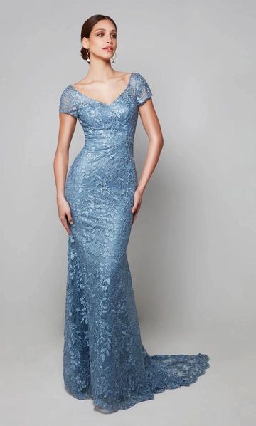 LACE GOWN ELEGANT TIMELESS MOTHER OF THE BRIDE GROOM FLORAL SPRING SUMMER WEDDING KITCHENER WATERLOO