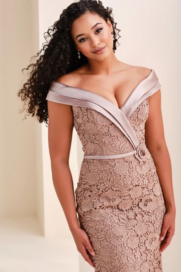 M4213 Montage by Mon Cheri
Allover Lace Gown w/ Mikado V-Neck Trim
Mother of the Bride Groom