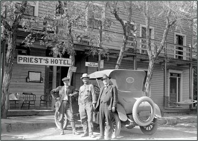 Priest Station with travelers in car