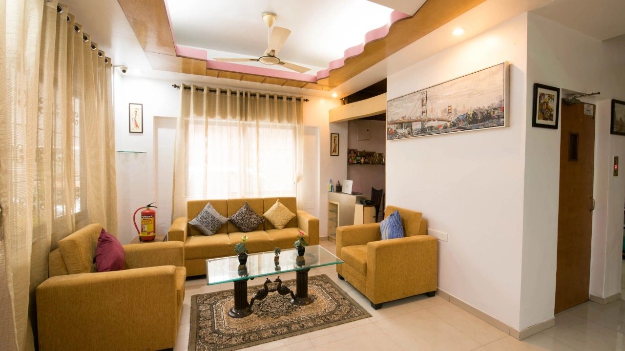 What is Apartment hotel?