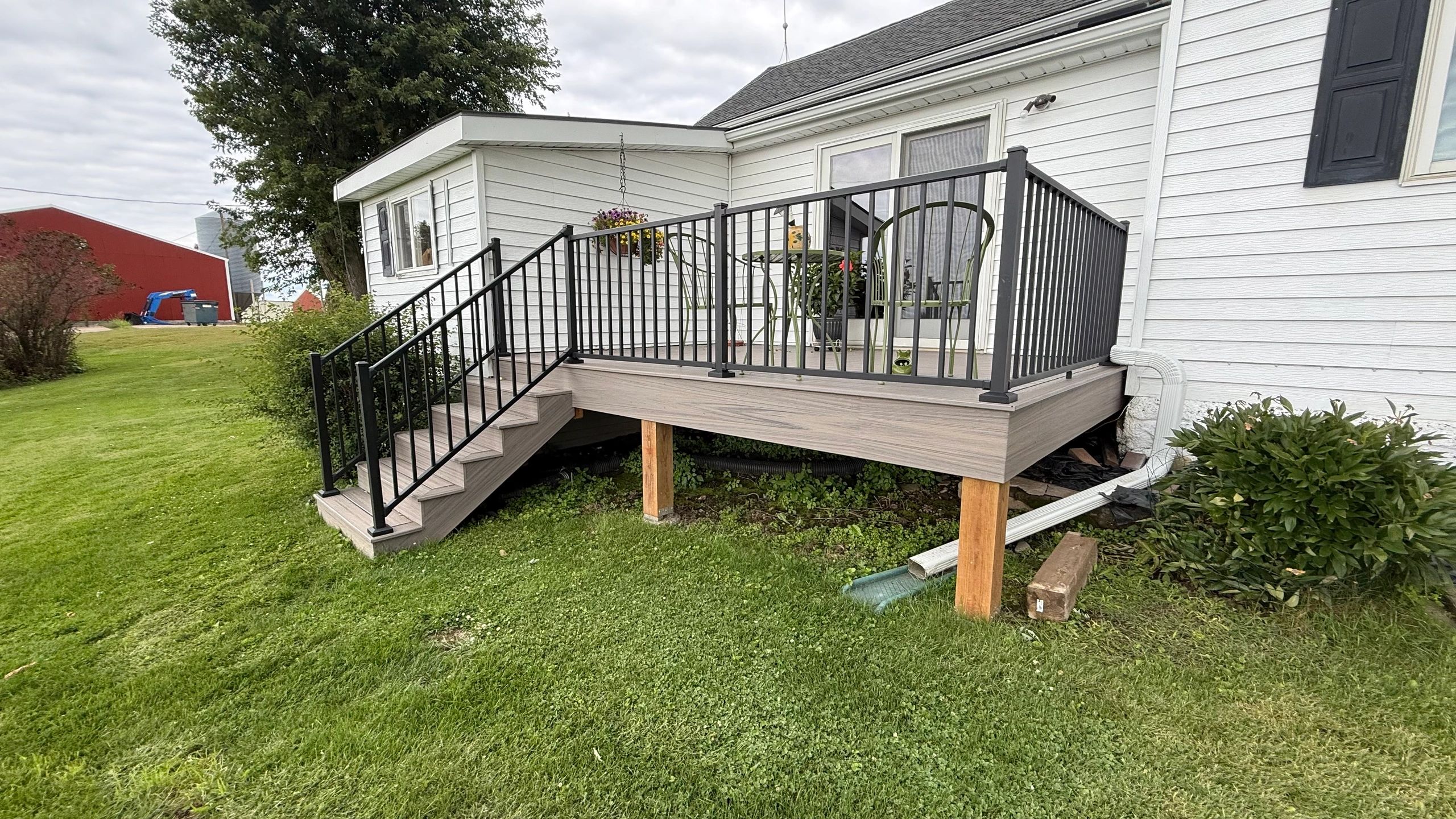 Deck Remodel Prescott, Trex Rocky Harbor, Tuscany Textured Black Railings