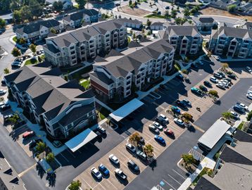 Onsite managed and/or 100+ unit property