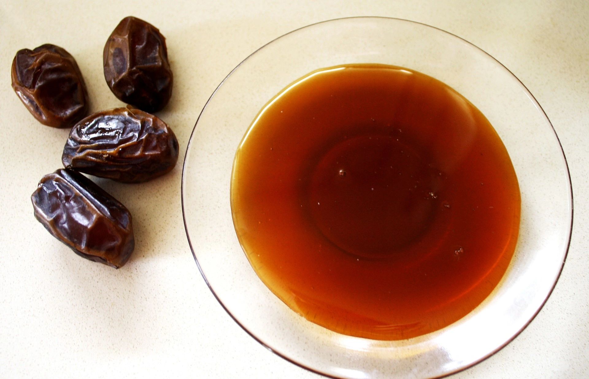 how-to-make-homemade-date-syrup-with-3-ingredients