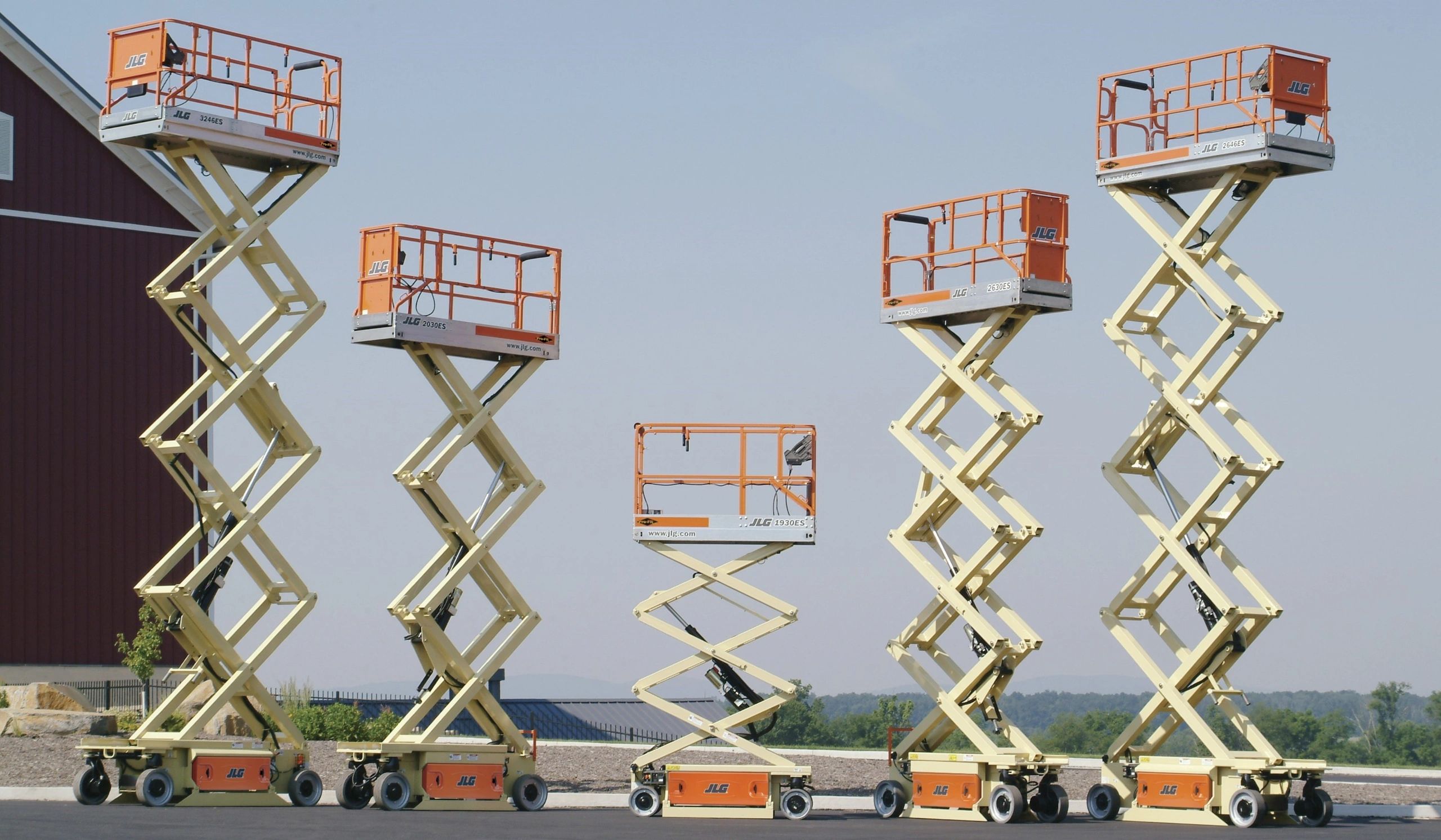 ROUGH TERRAIN BOOM LIFTS