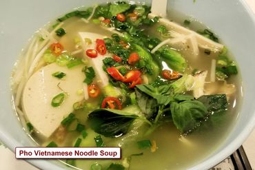 Meals in Vietnam Photos - Pho (Vietnamese Noodle Soup)