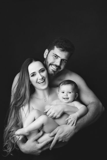 Ensaio entrelaçados em estudio em belo horizonte. Uma história de amor contada em preto e branco.