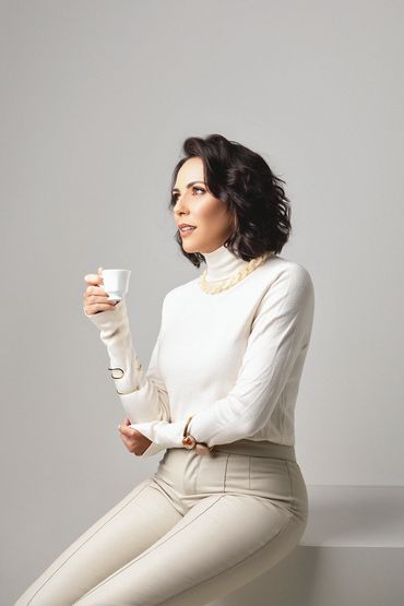 Ensaio corporativo em estudio em belo horizonte. Fotografia para Profissional. Foto empresarial.