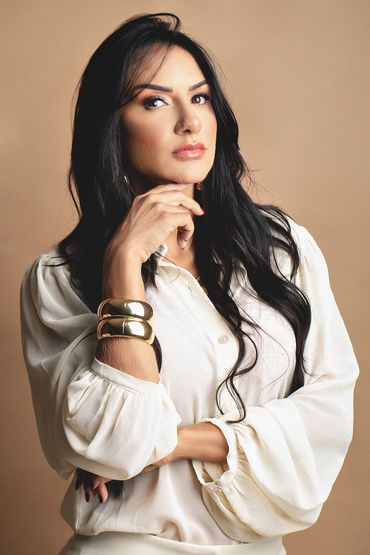 Ensaio corporativo em estudio em belo horizonte. Fotografia para Profissional. Foto empresarial.