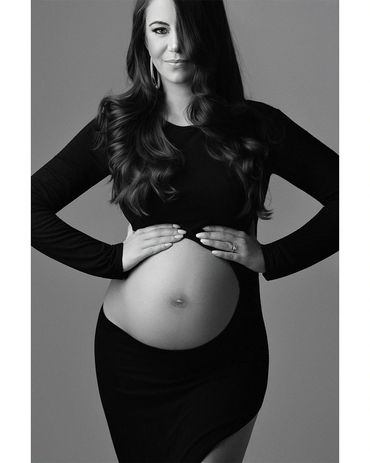 Ensaio gestante fashion preto e branco em estudio em belo horizonte