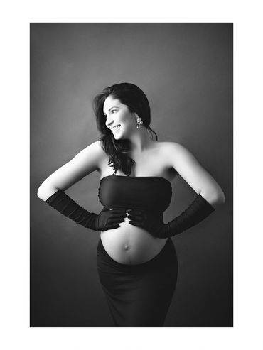 Ensaio gestante fashion preto e branco em estudio em belo horizonte
