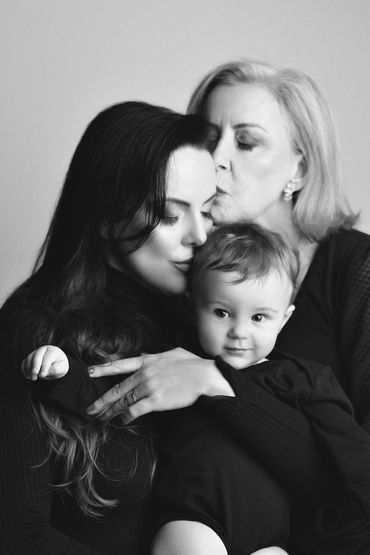 Ensaio gestante fashion preto e branco em estudio em belo horizonte Mommy Me