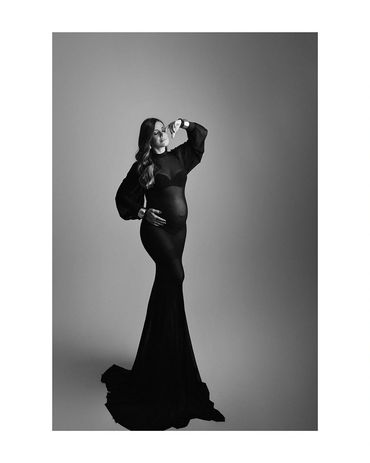 Ensaio gestante fashion preto e branco em estudio em belo horizonte
