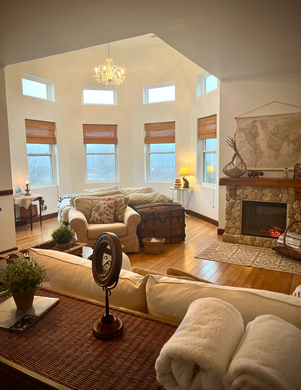 King's Turret Suite
King size bed 
Private bathroom with walk-in shower
Occupancy 2