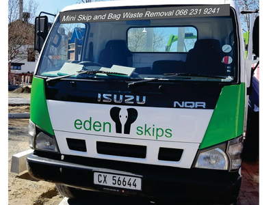 Mini Skips
Garden Waste
Waste bags