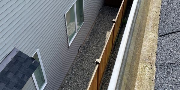 Gutter cleaning in Silver Firs Mill Creek 