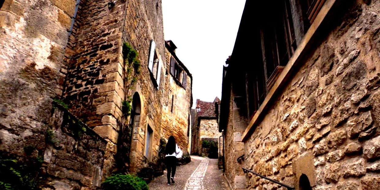 Mariah Milano walking in Beynac et Cazenac France!