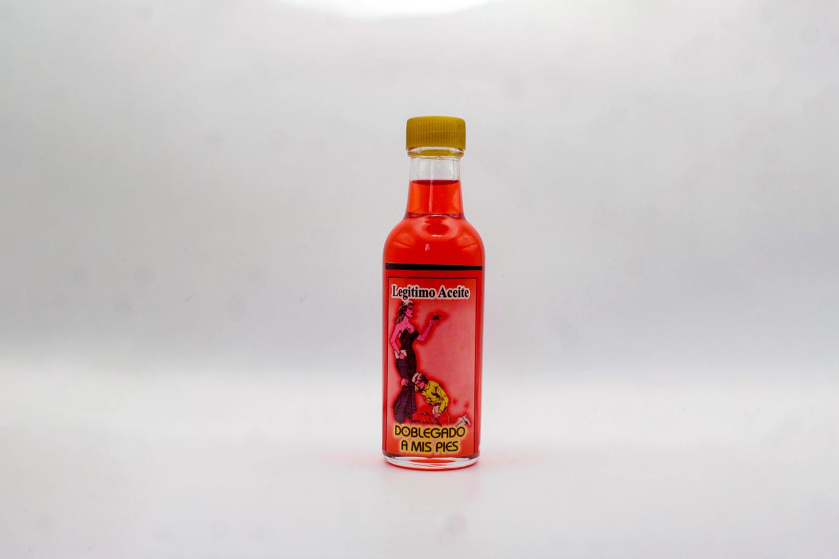 Aceite Doblegado A Mis Pies aceite-doblegado-a-mis-pies