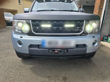 Land Rover Discovery 4 HSE Winch Hell Black Magic Vinyl wrap bonnet Off Road 4x4Response Terrafirma W