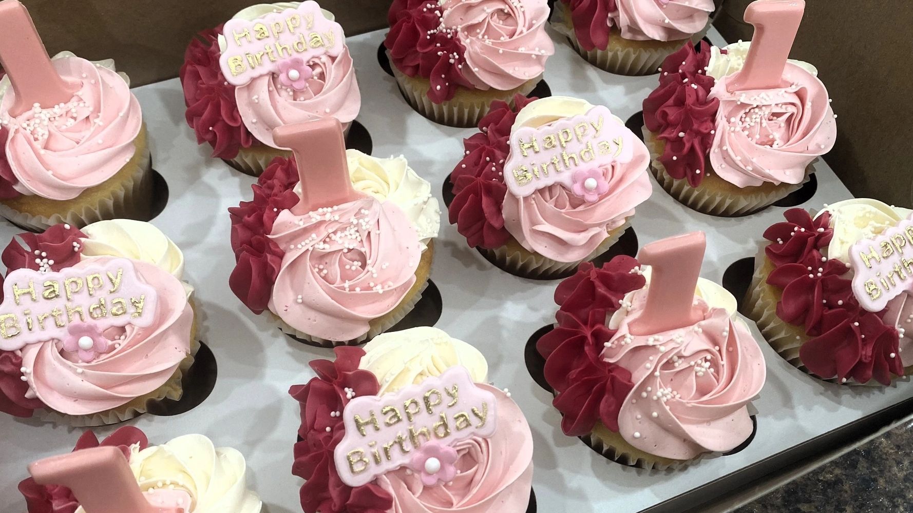Cambridge, Kitchener, Waterloo, Guelph Custom Cakes & Cupcakes