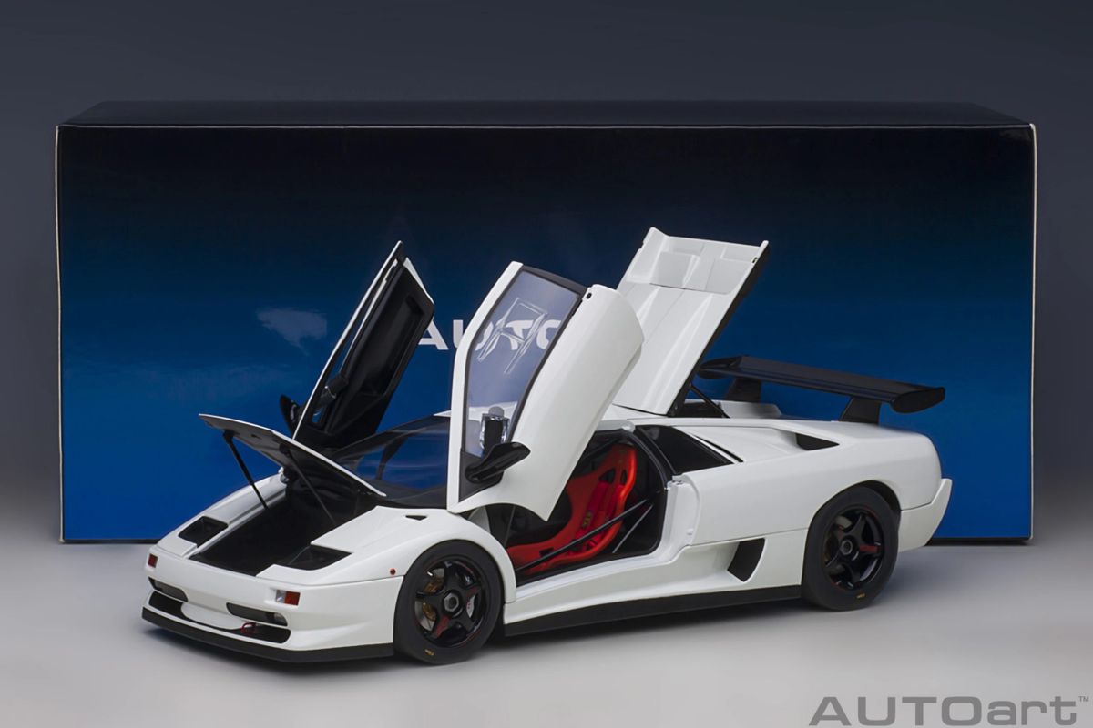 1996 LAMBORGHINI DIABLO SV-R IMPACT WHITE 1:18 BY AUTOart MODELS 79149