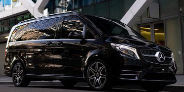 Mercedes-Benz V300 van, perfect for premium 7-seat group transport.