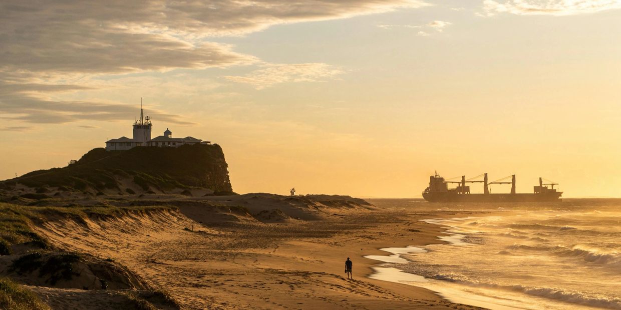 View of Nobby's Head in Newcastle NSW near our luxury limousine hire and chauffeur services.