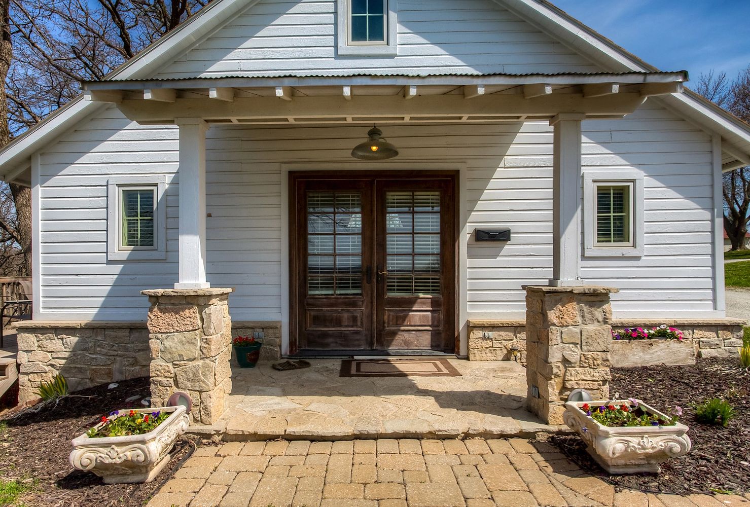 Welcome to the Corn Crib Bed & Breakfast