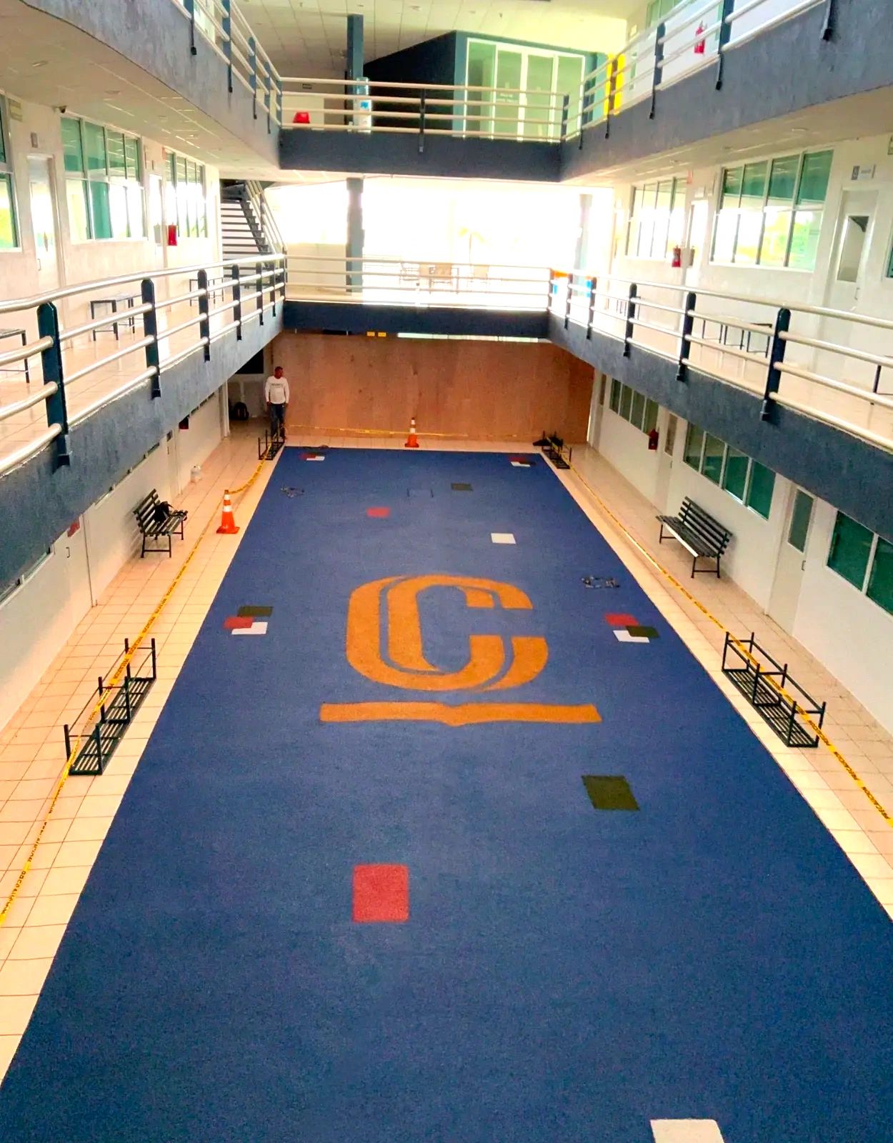 Instalación de pisos en caucho de llanta reciclada COLEGIOS AVIHULEX  MÉXICO