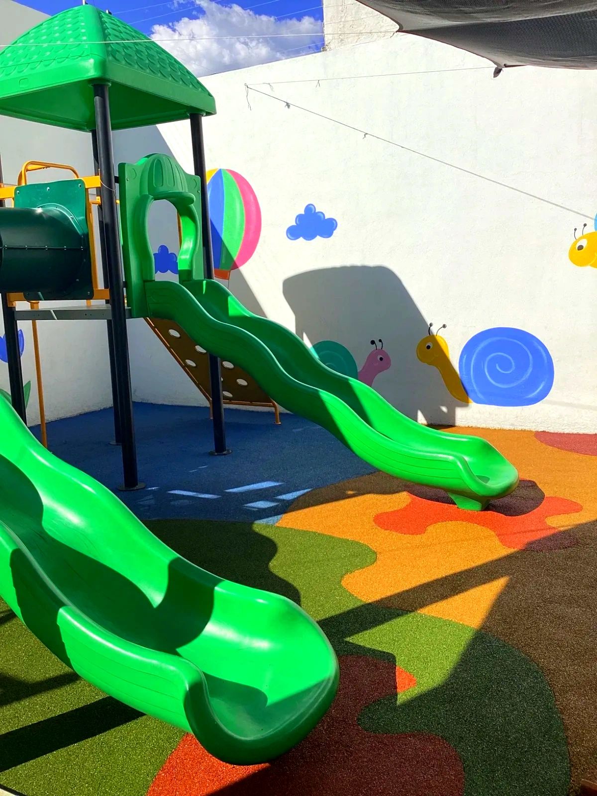 Instalación de pisos en caucho de llanta reciclada EN PARQUES AVIHULEX  MÉXICO