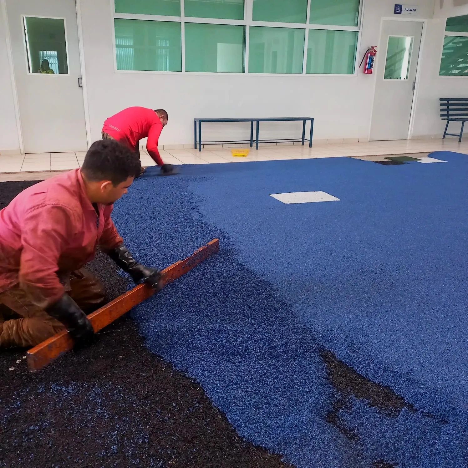 Instalación de pisos en caucho de llanta reciclada COLEGIOS AVIHULEX  MÉXICO