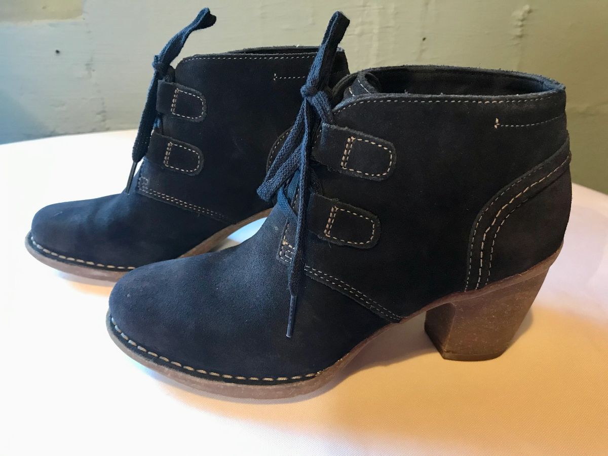 Clarks Navy Blue Suede Lace Up Ankle Boot - 7 1/2