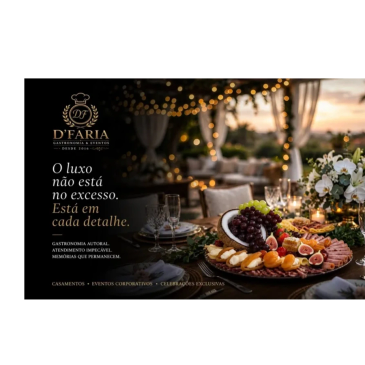 Mesa luxuosa com frios e decoração elegante ao entardecer.