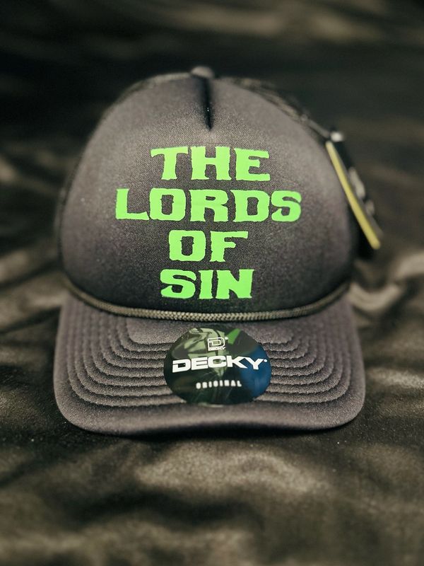 green trucker hat