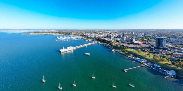 Geelong foreshore and Cunningham Pier in Victoria