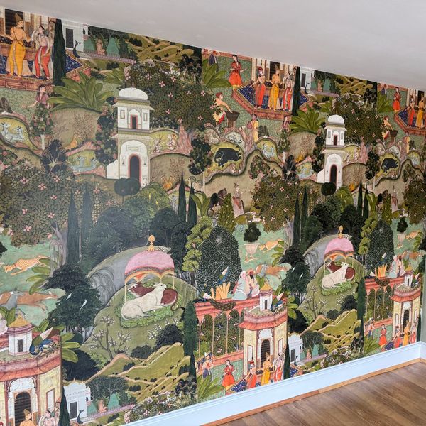 wallpapering