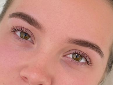 eyebrow wax and tint