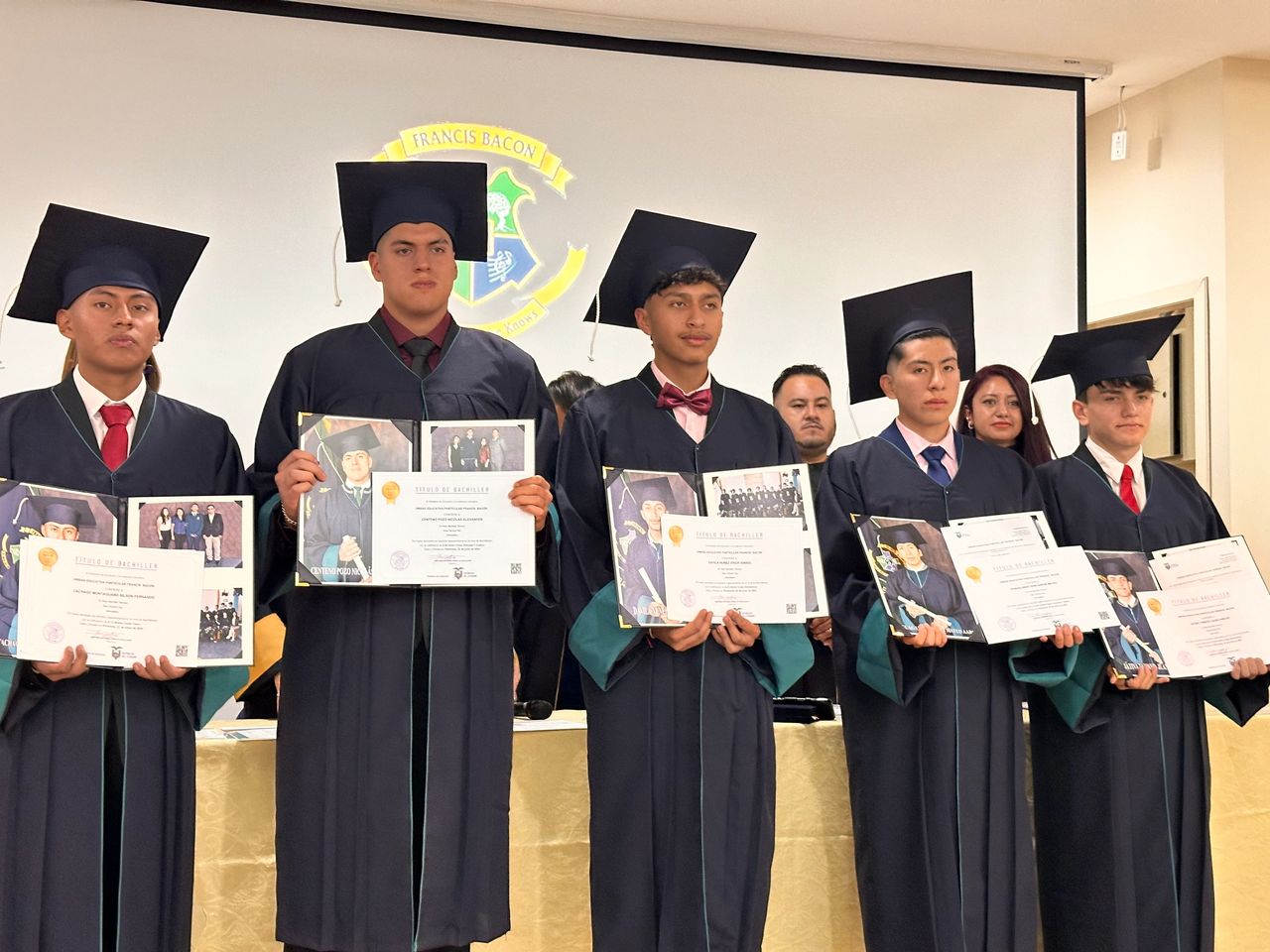 Celebramos el Éxito: Ceremonia de Graduación de la 26ta Promoción, image size:1280x960