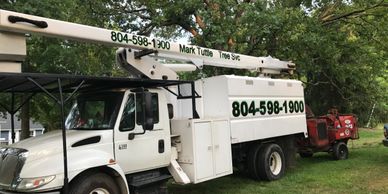 bucket truck with chipper 