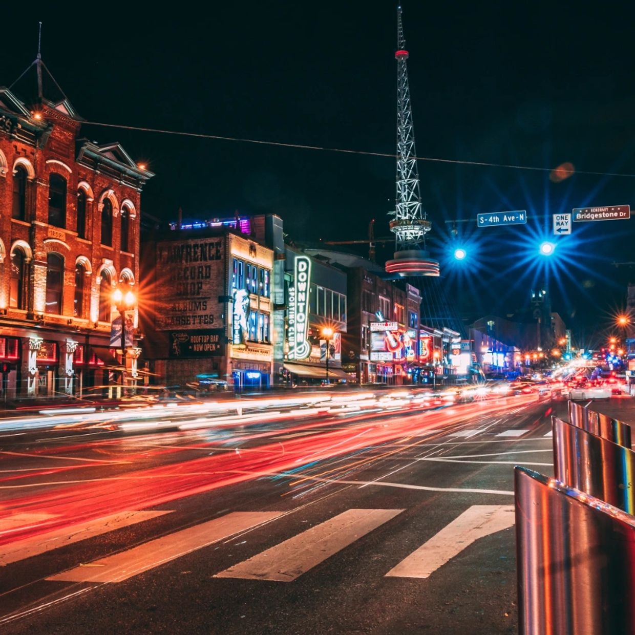 Nashville’s iconic and memorable Broadway.Reach Honky Tonk Central and Bridgestone Arena by pedicab.