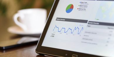 Digitaalinen markkinointi; hakusanamainonta Google Ads, display mainonta ja retargeting. 