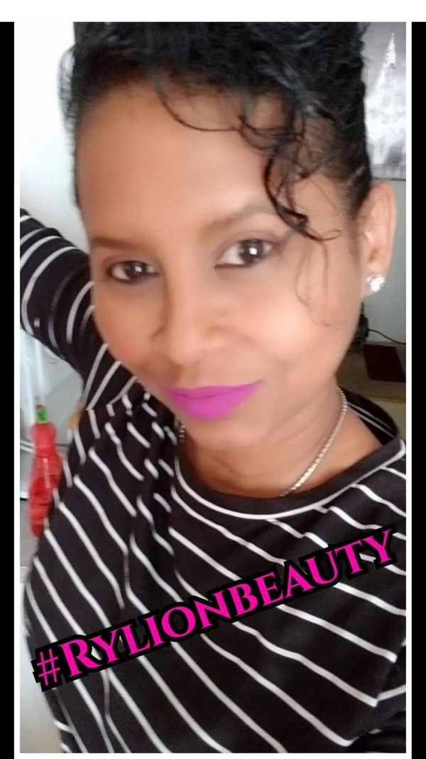 Matte lipstick customer review.