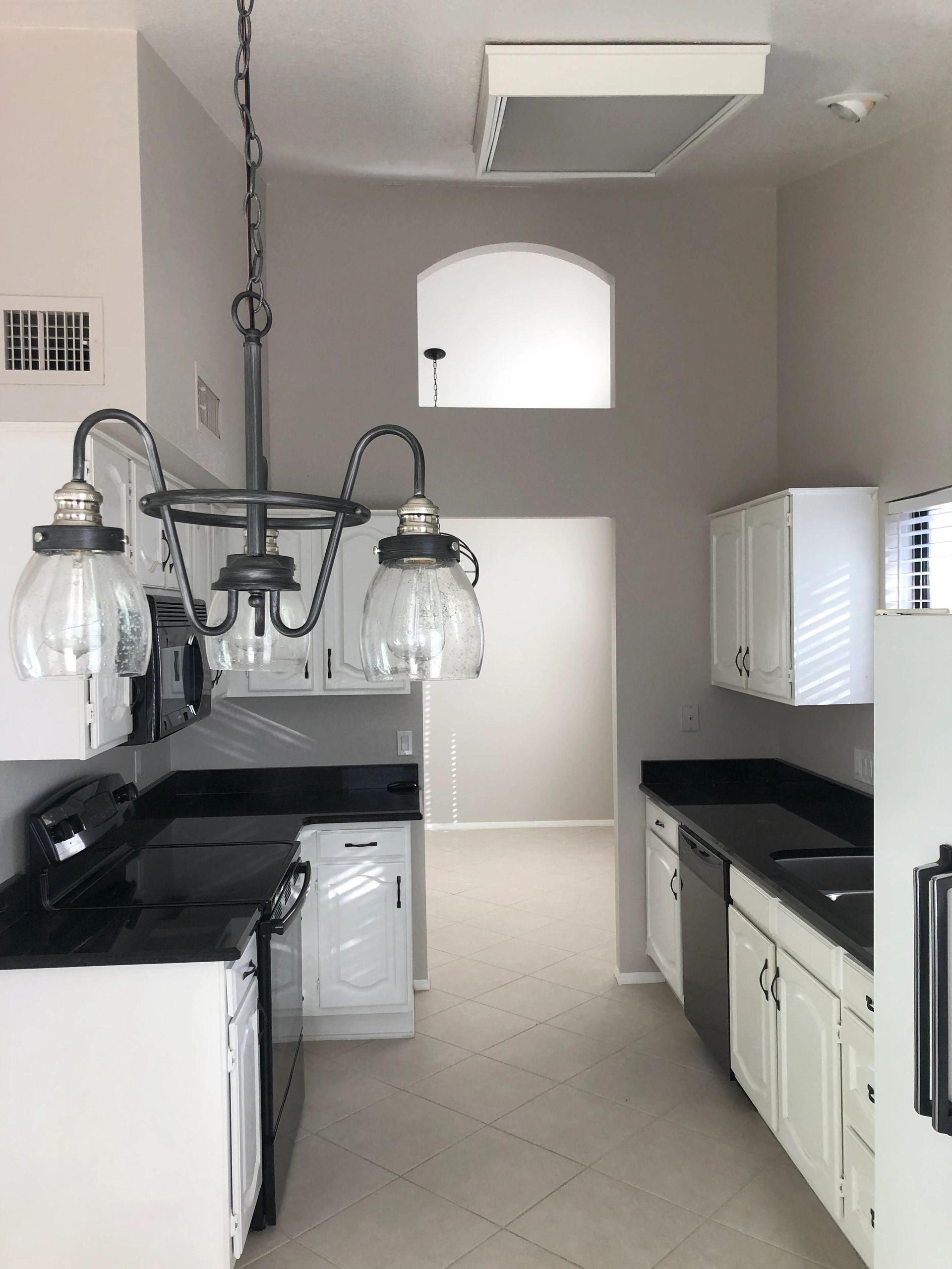 Kitchen breakfast nook chandelier 