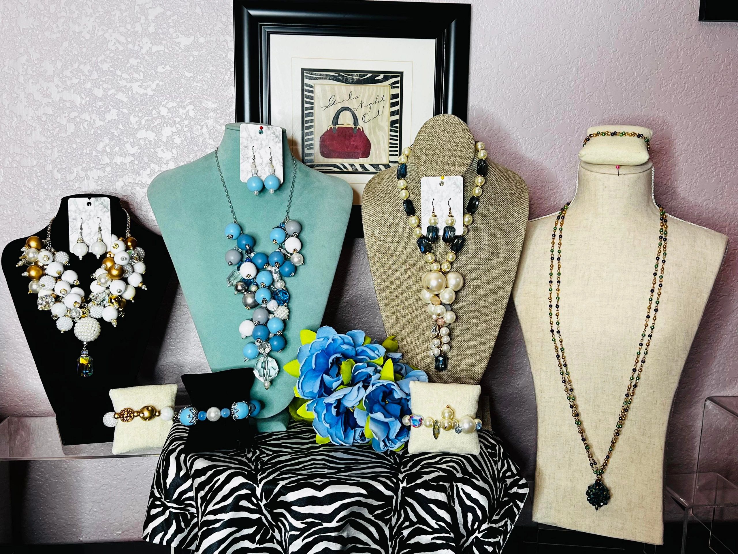 The jewelry deals lady's store