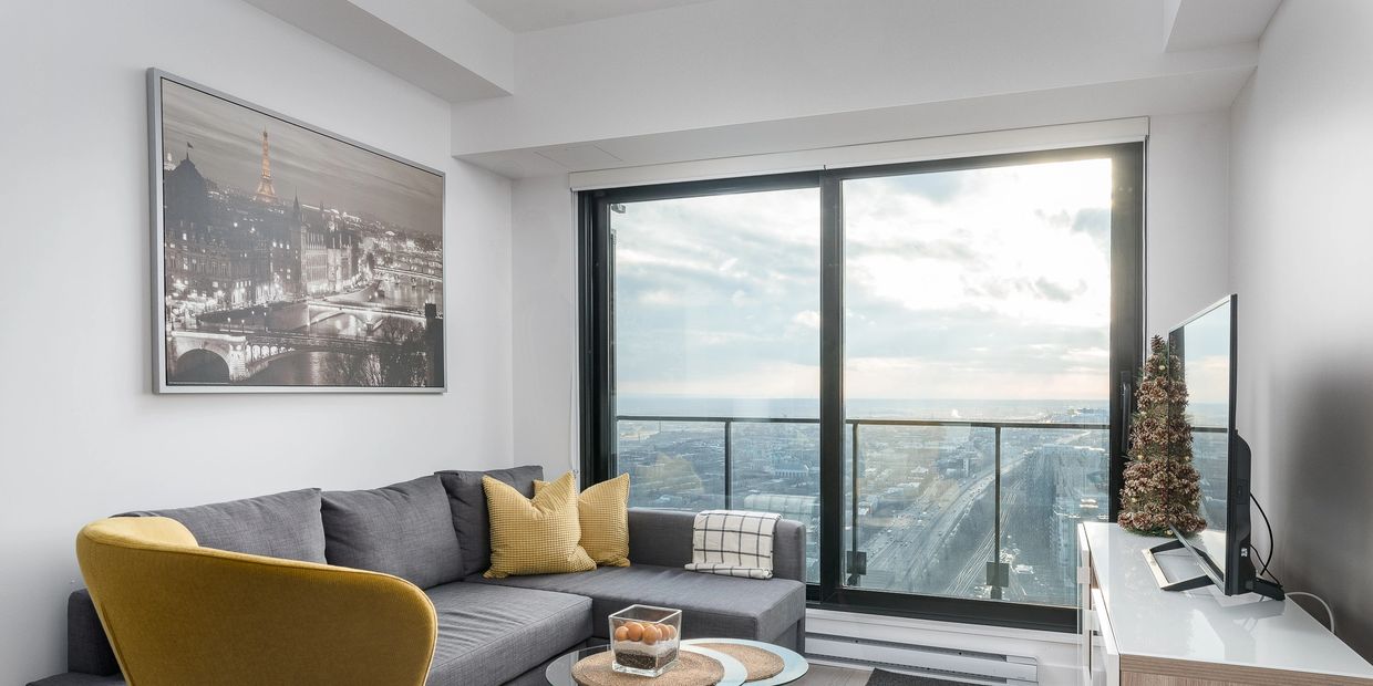 Furnished Apartment Rentals Luxury home in Downtown Montreal