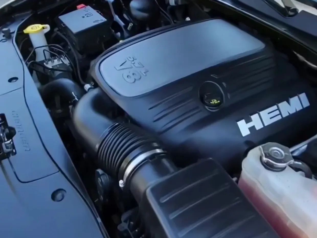 Hemi Engine detail by lg mobile detailijng