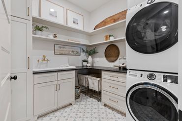 Luxury Laundry Room 