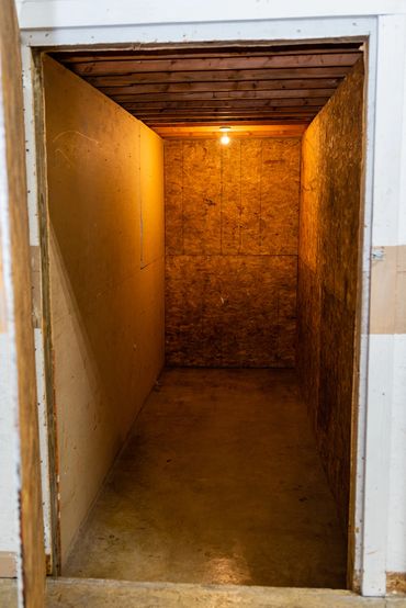 Empty room with yellow light