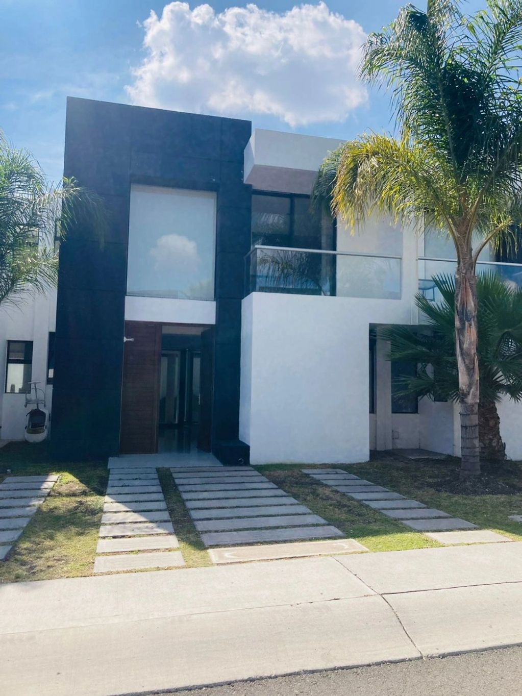 Juriquilla Santa Fe | $15,500