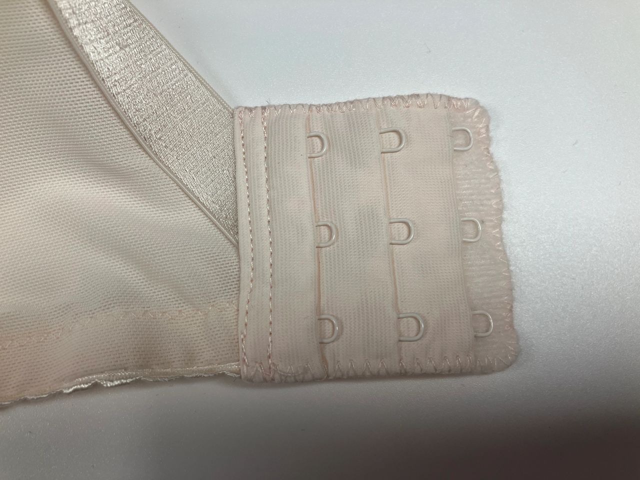 Zig-zag all around the edge of the eyes