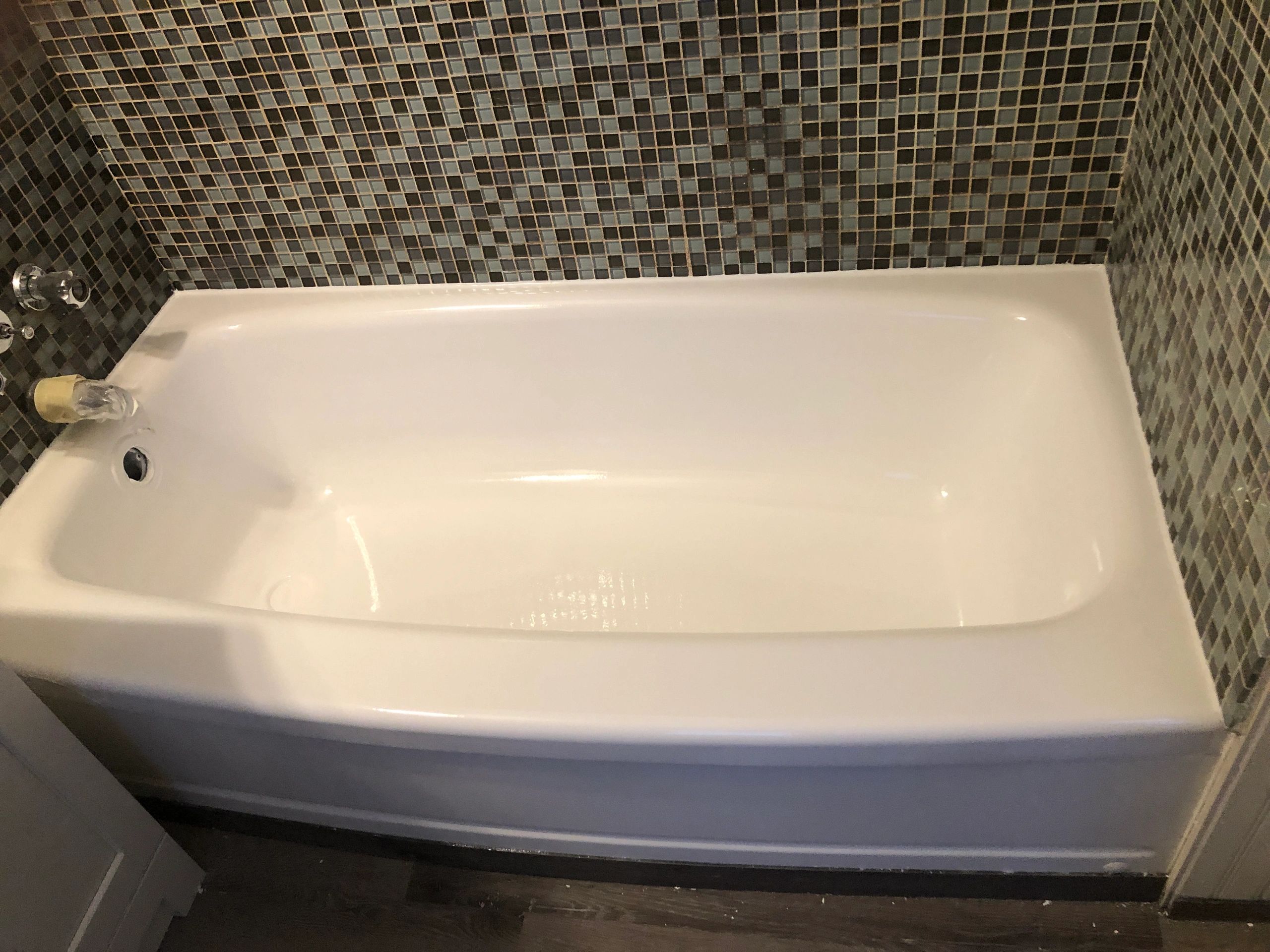 Refinishing, Reglazing - tub-doctor.com - Winnipeg, Manitoba